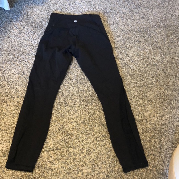 Lululemon cropped leggings - Picture 2 of 3